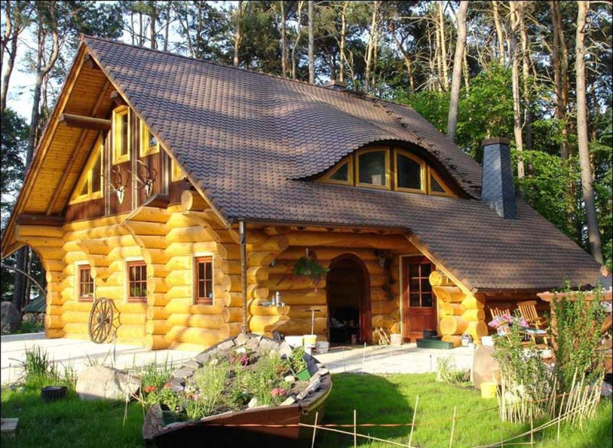 красивый бревенчатый дом
